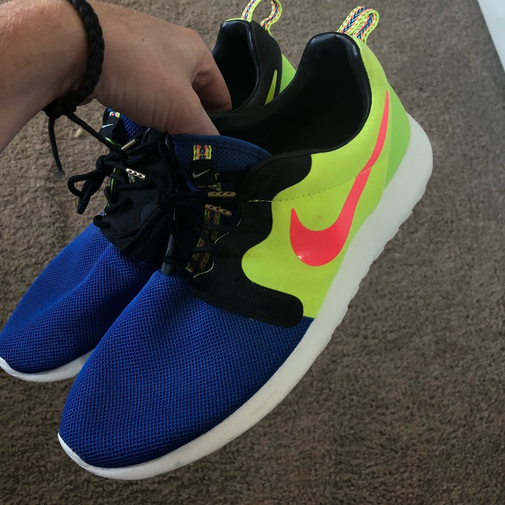 Nike Roshe Run Magista Pack